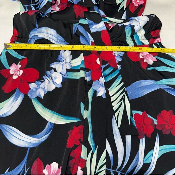 Tommy Bahama Floral Off-Shoulder Jumpsuit size small - Picture 3 of 6
